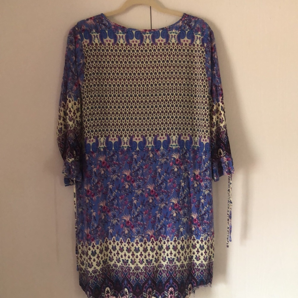 Floral Blue and Cream floral paisley Women's tunic Top - Picture 11 of 11